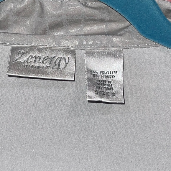 Chicos Zenergy Zip Jacket Pretty shadeGray Metallic animal print￼ Sz 2 Gorgeous - Picture 10 of 10